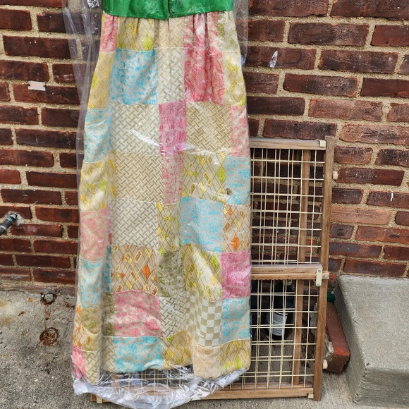 1960s‎ Quilted Lamé debut gown S - Picture 4 of 16